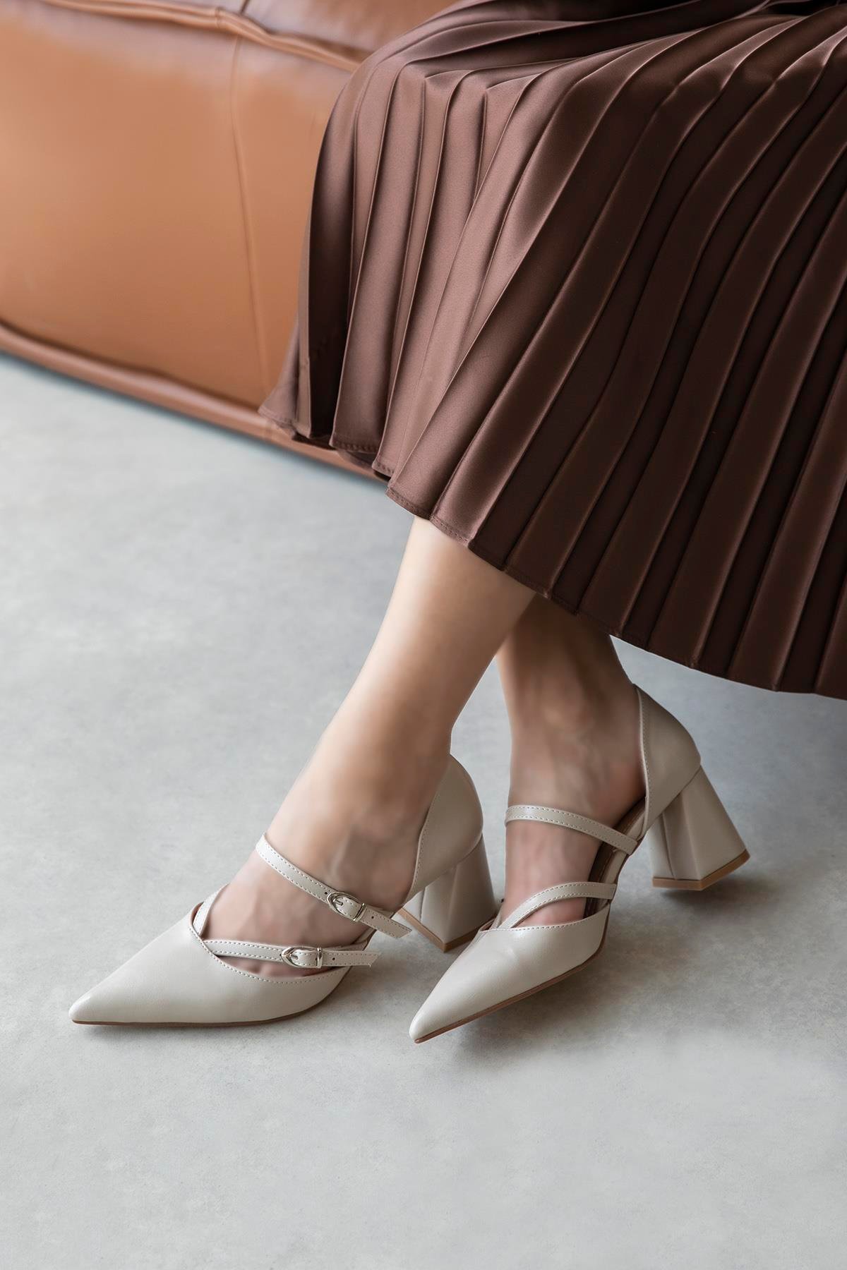 Stana Kadın Kırışık Deri Topuklu Ayakkabı Bej