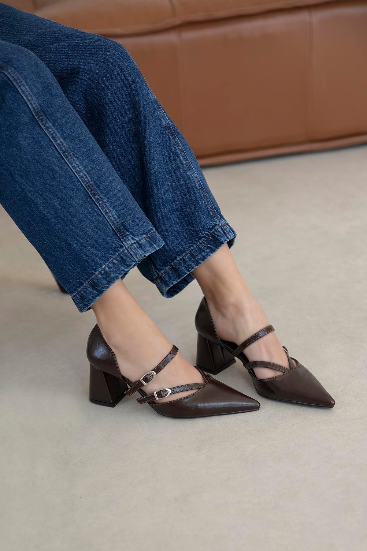 Stana Kadın Kırışık Deri Topuklu Ayakkabı Kahve