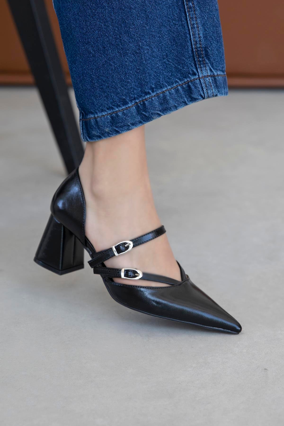 Stana Kadın Kırışık Deri Topuklu Ayakkabı Siyah