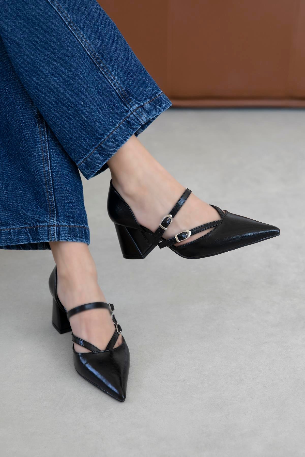 Stana Kadın Kırışık Deri Topuklu Ayakkabı Siyah