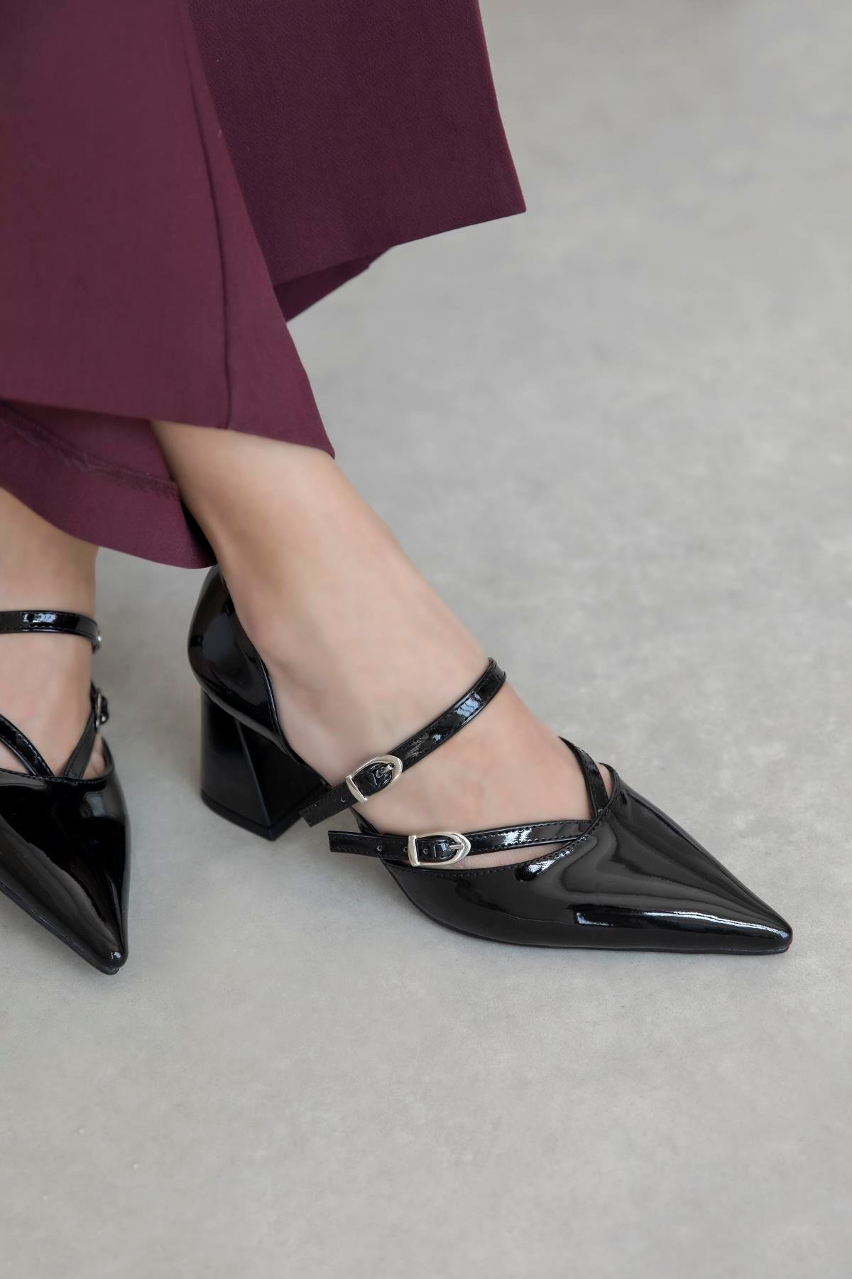 Stana Kadın Rugan Topuklu Ayakkabı Siyah