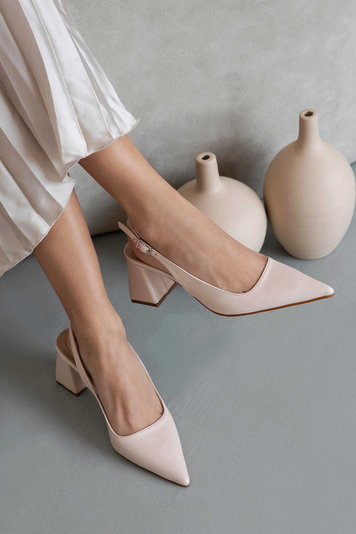 Stefan Kadın  Deri Topuklu  Ayakkabı Bej