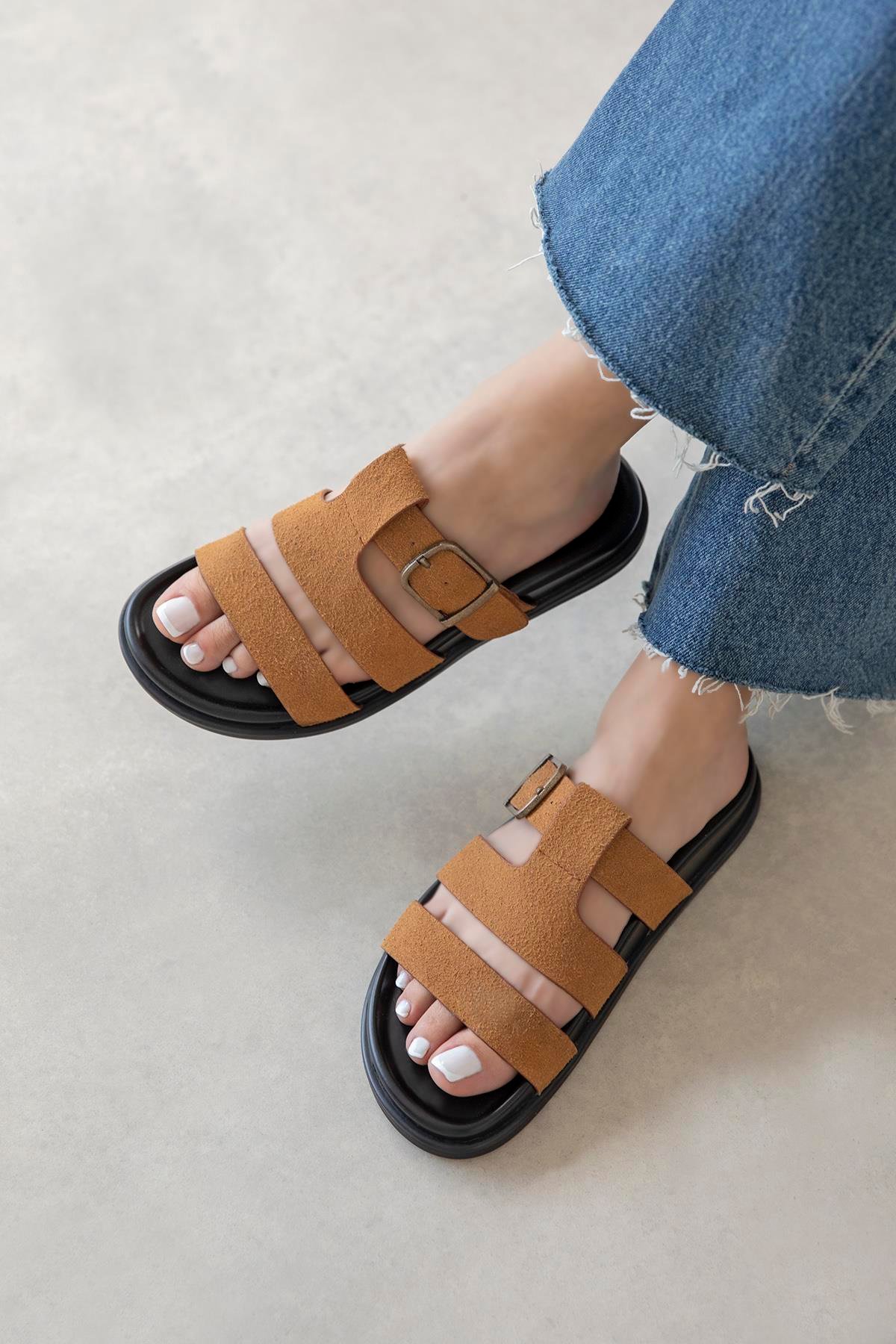 Toff Kadın Toka Detay Günlük Konfor Süet Terlik Taba