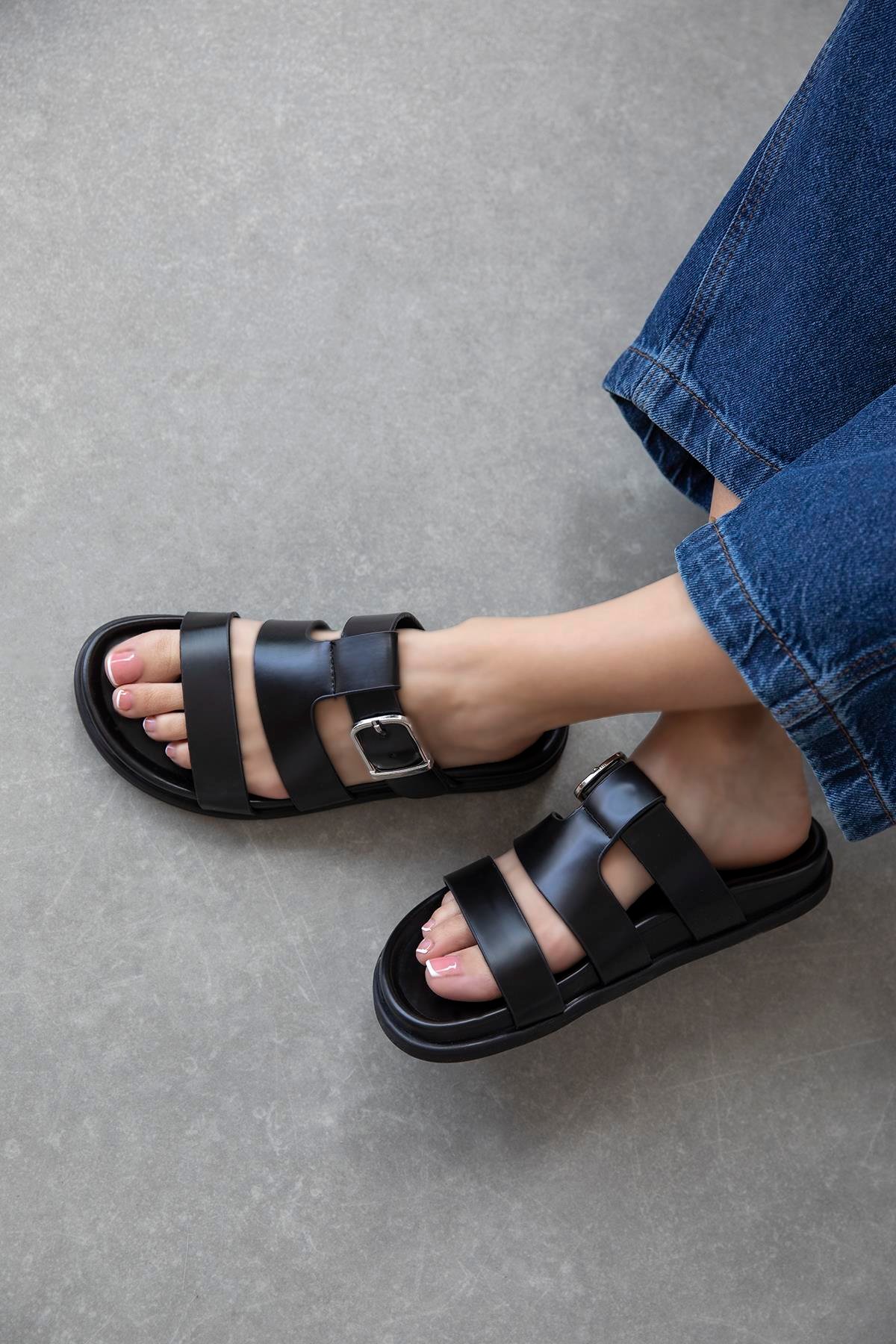 Toff Kadın Toka Detay Günlük Konfor Terlik Siyah