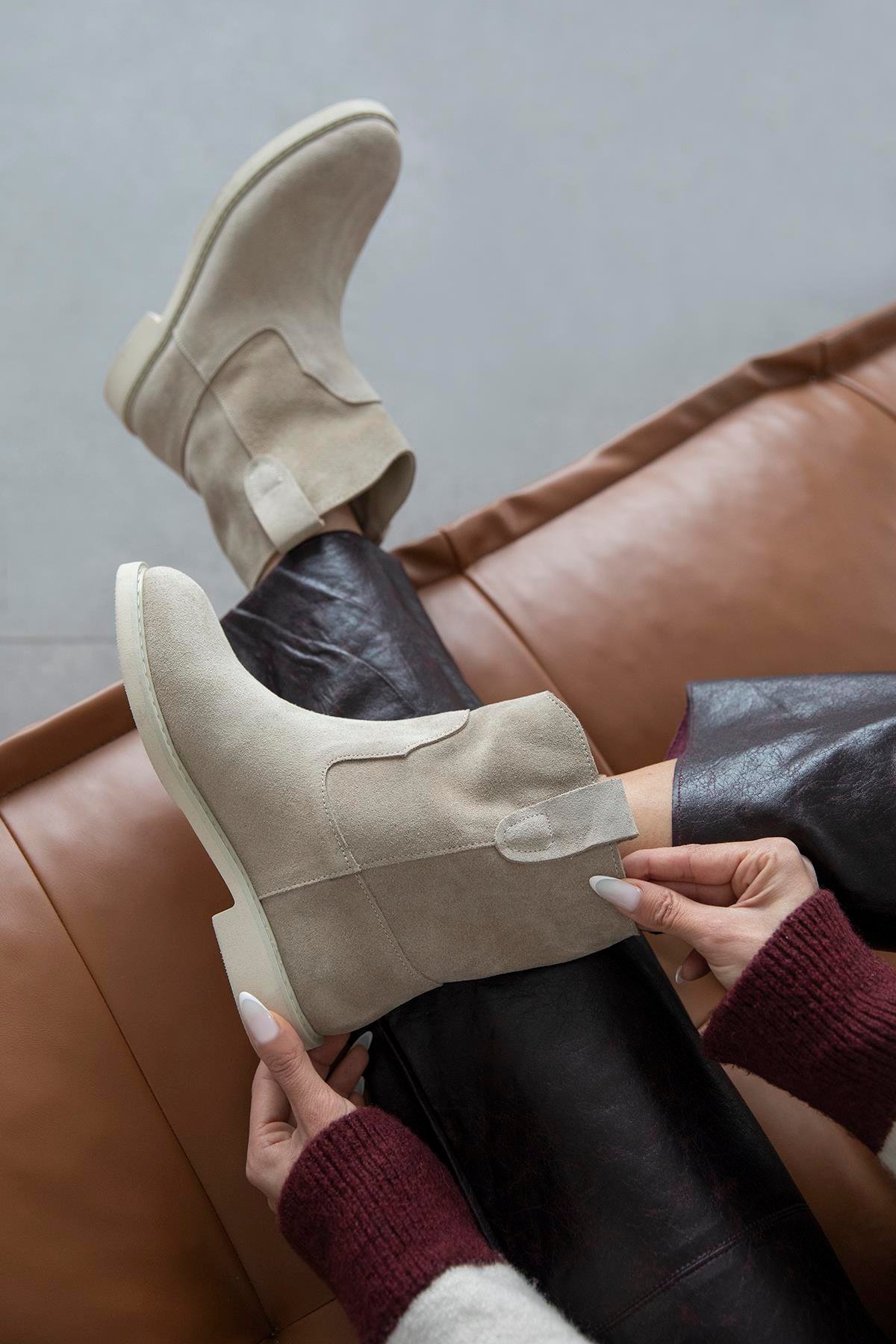 Toffy Kadın Düz Taban Hakiki Deri Süet Bot Bej