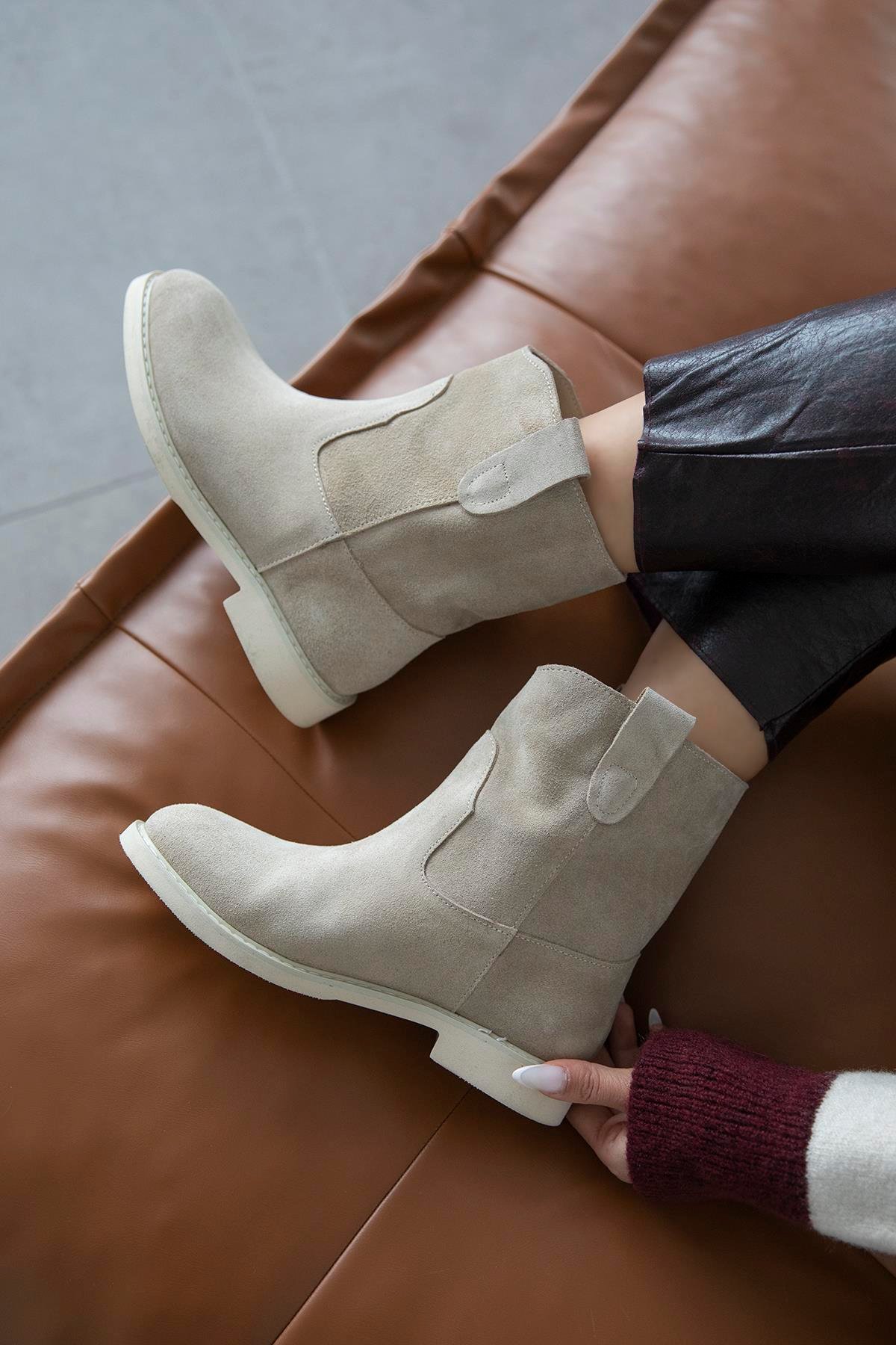 Toffy Kadın Düz Taban Hakiki Deri Süet Bot Bej