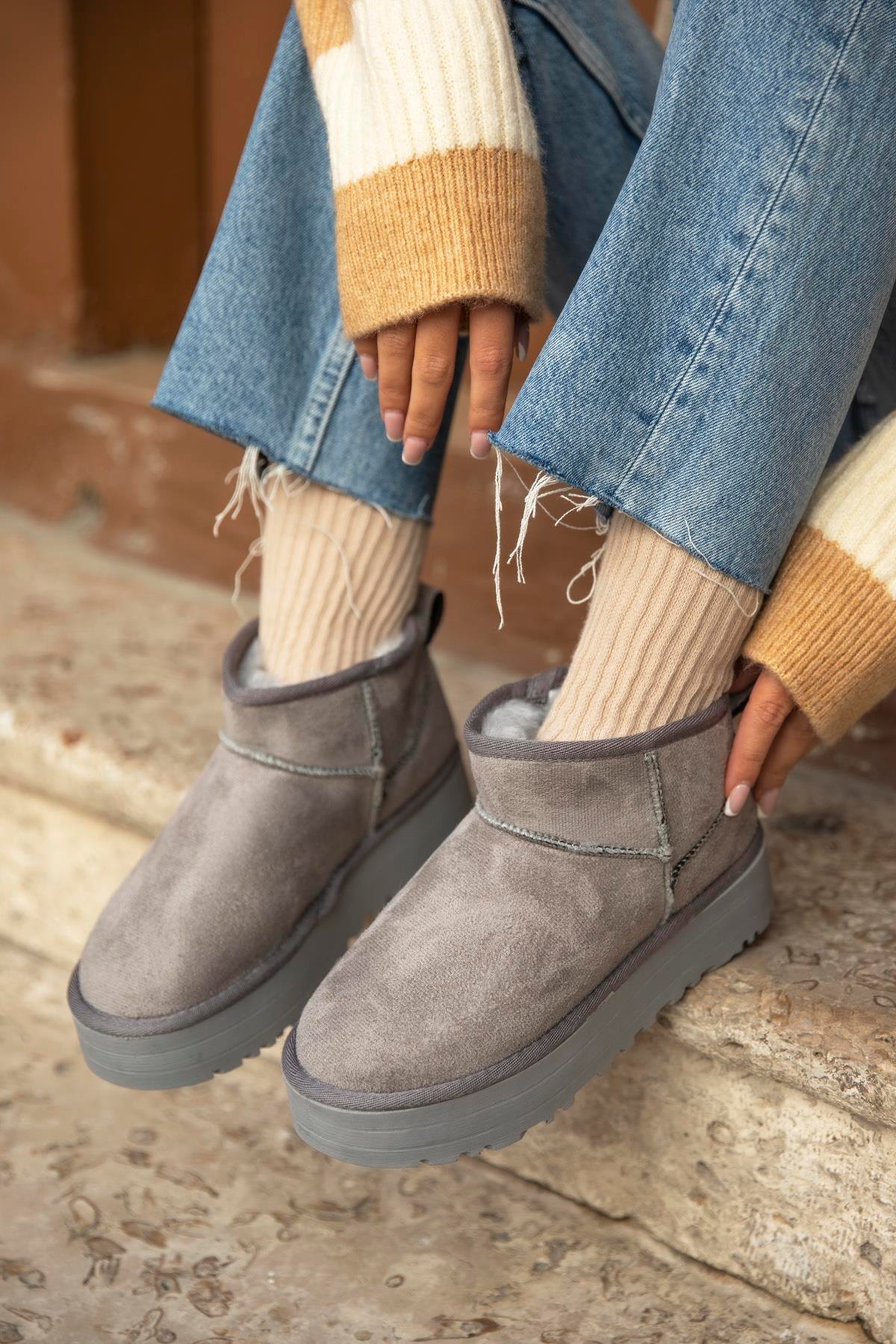 Tommo Kadın  İçi Tüylü Kalın Taban  Süet Yarım  Bot Gri