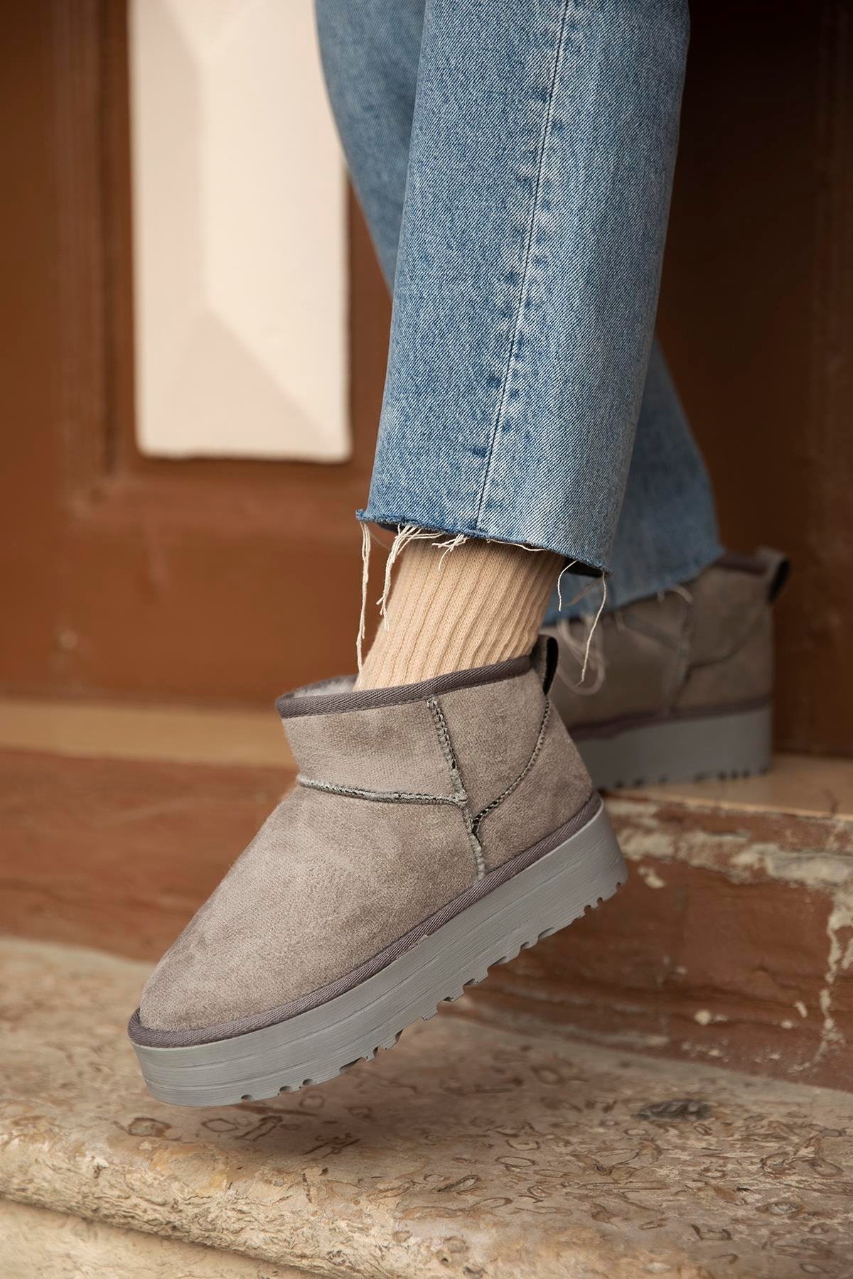 Tommo Kadın  İçi Tüylü Kalın Taban  Süet Yarım  Bot Gri