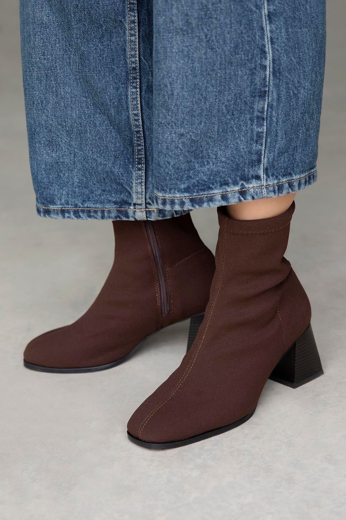 Trew Kadın Kumaş Streç Bilekli  Orta  Boy Topuklu  Bot Kahve