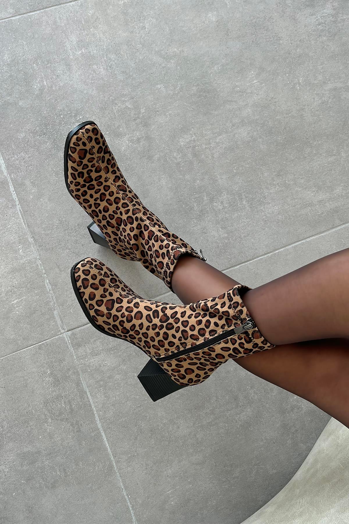 Trew Kadın Kumaş Streç Bilekli  Orta  Boy Topuklu  Bot Leopar