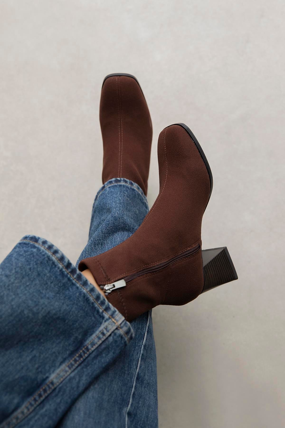 Trew Kadın Kumaş Streç Bilekli  Orta  Boy Topuklu  Bot Kahve