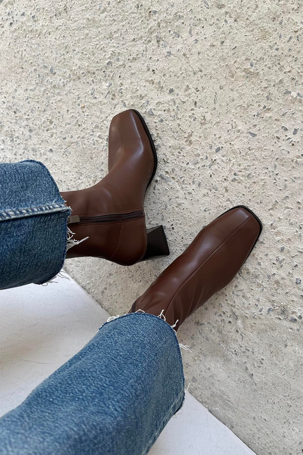 Trew Kadın Streç Bilekli  Orta  Boy Topuklu  Bot Kahve