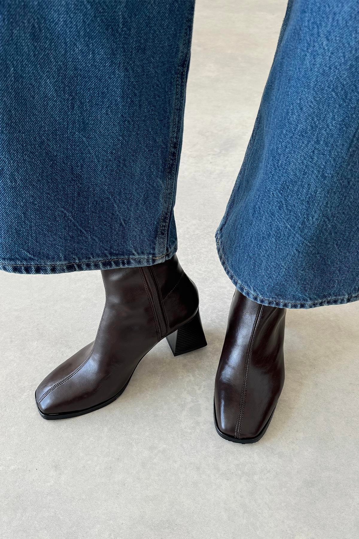 Trew Kadın Streç Bilekli Topuklu Deri  Bot Kahve