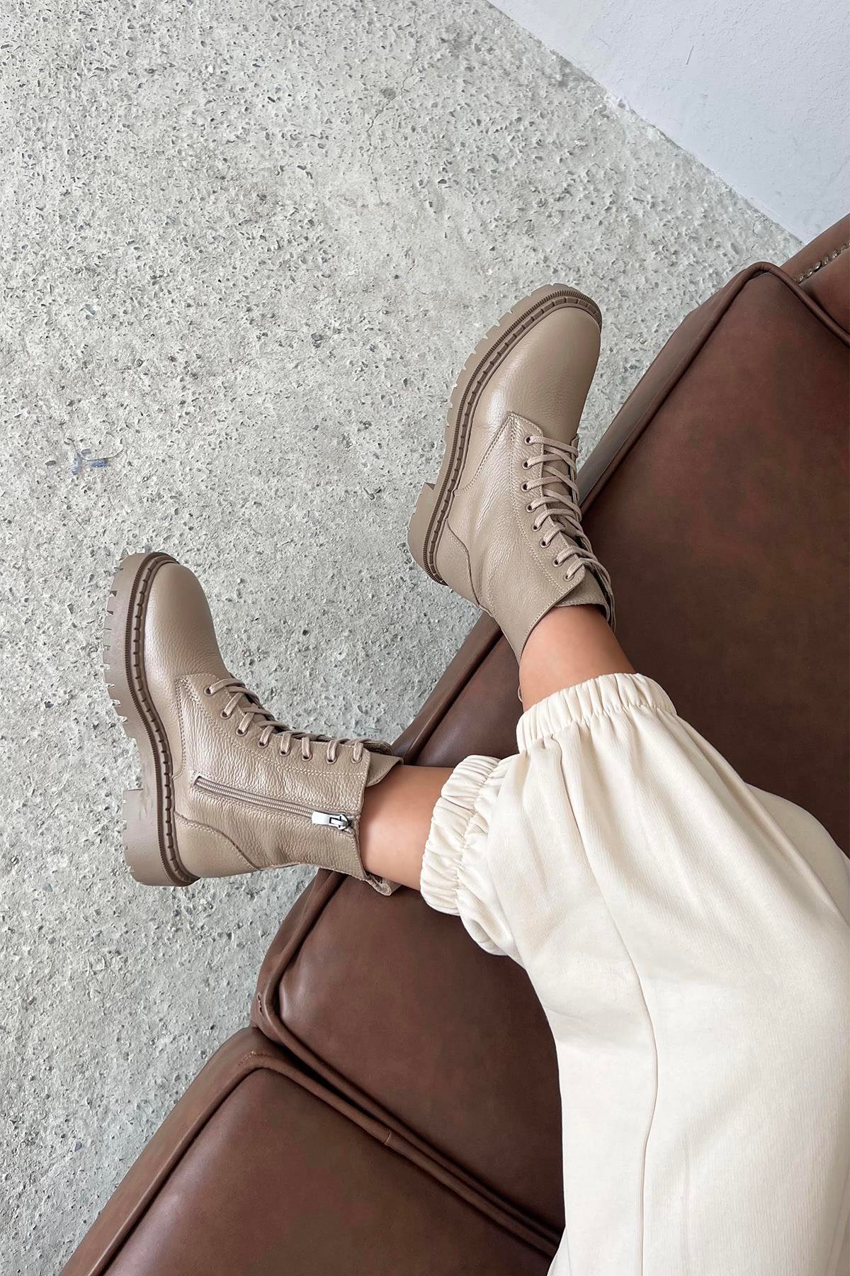 Virgina  Kadın  Deri  Postal  Bot Vizon