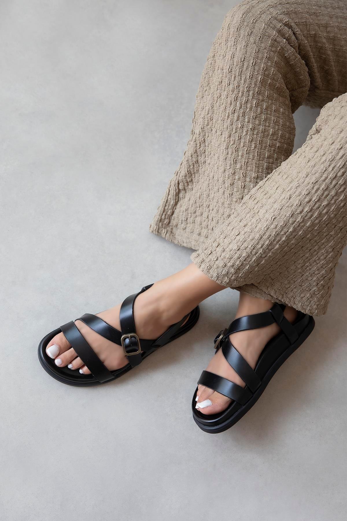 Vitinha Kadın Parmak Arası Deri  Sandalet Siyah