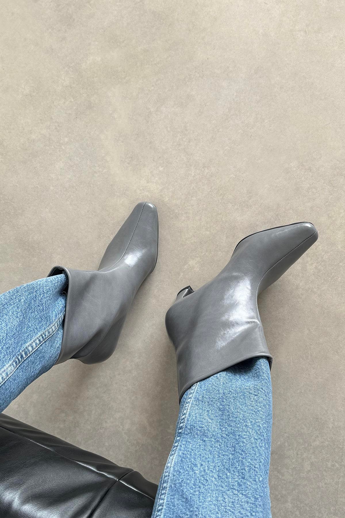 Viva Kadın Kırışık Deri Bot Gri