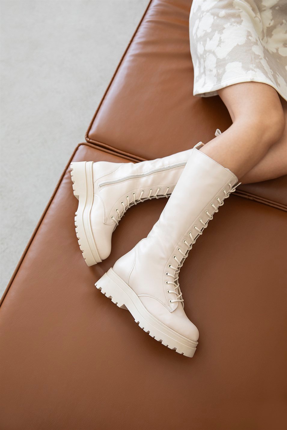 Wayne Kadın  Bağcıklı Deri Postal Çizme Bej