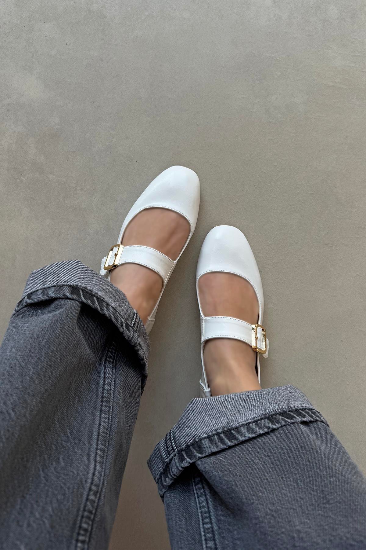 Winny Kadın Toka Detay Deri Babet Beyaz