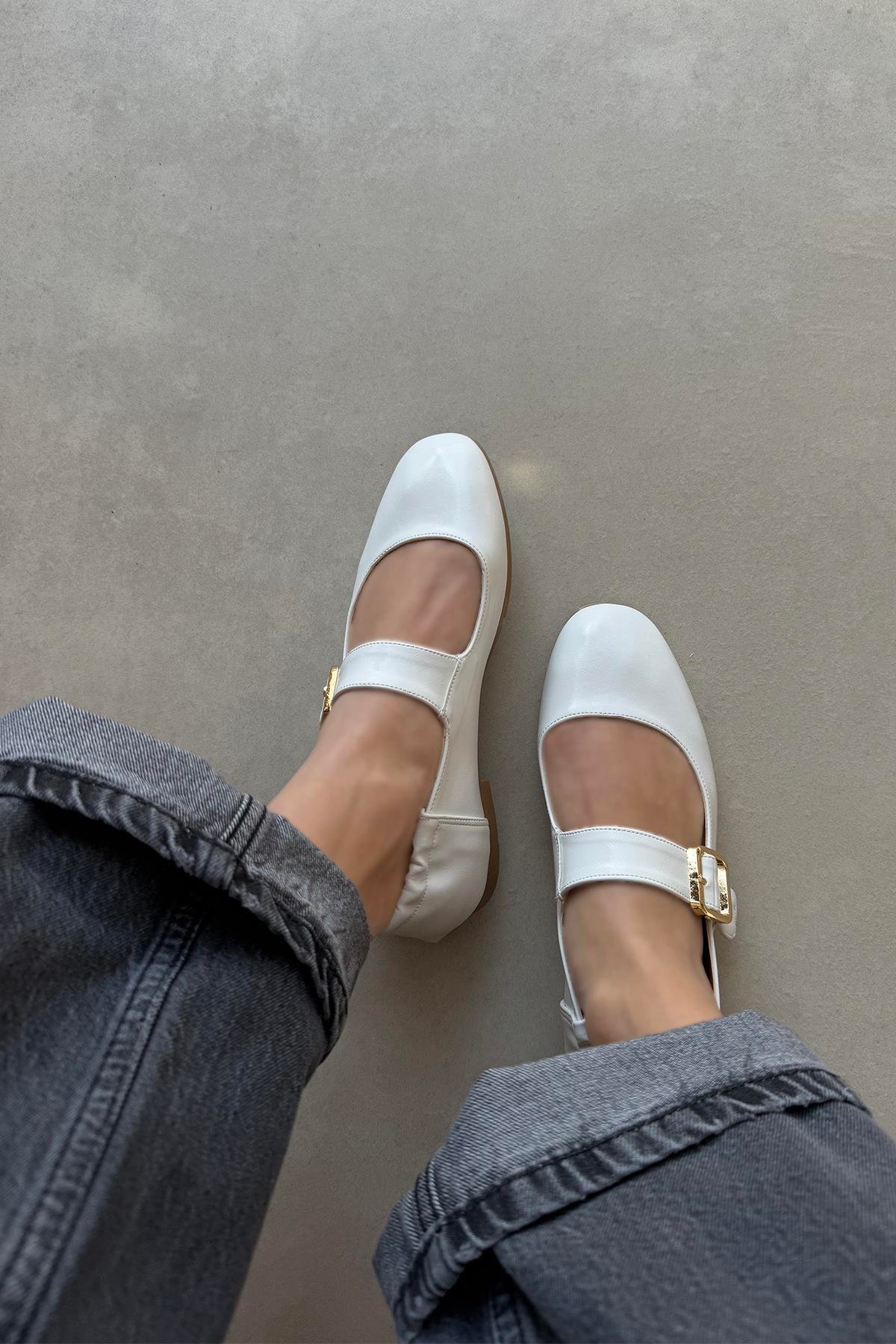 Winny Kadın Toka Detay Deri Babet Beyaz