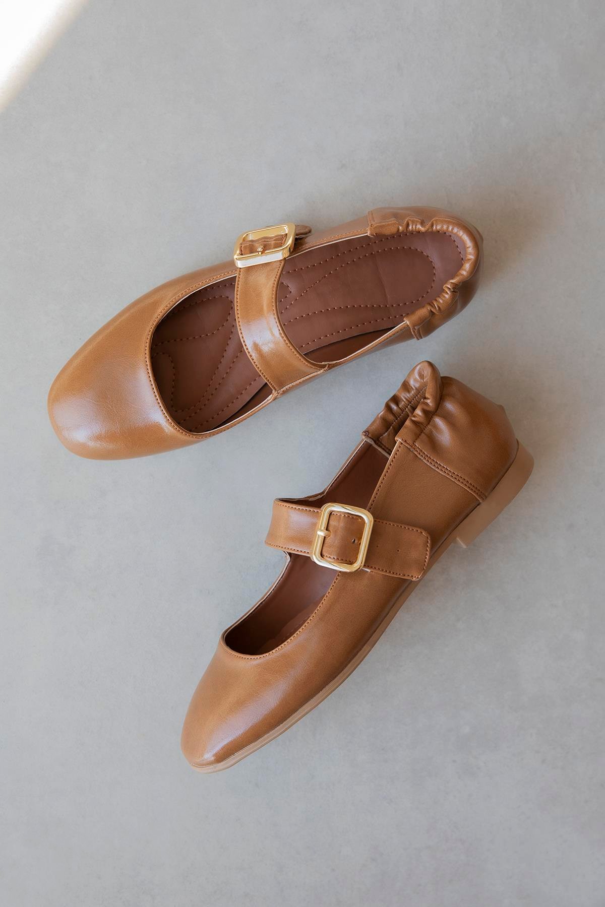 Winny Kadın Toka Detay Deri Babet Taba