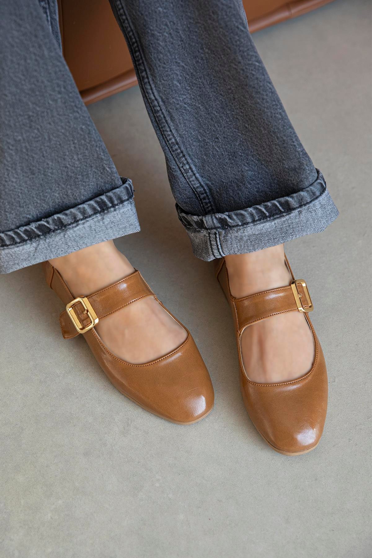 Winny Kadın Toka Detay Deri Babet Taba