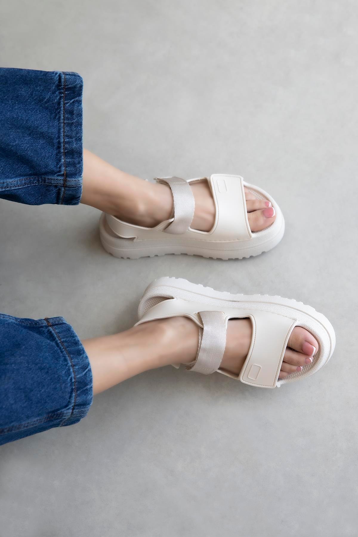 Zenya Kadın Cırt Detay Sandalet Bej