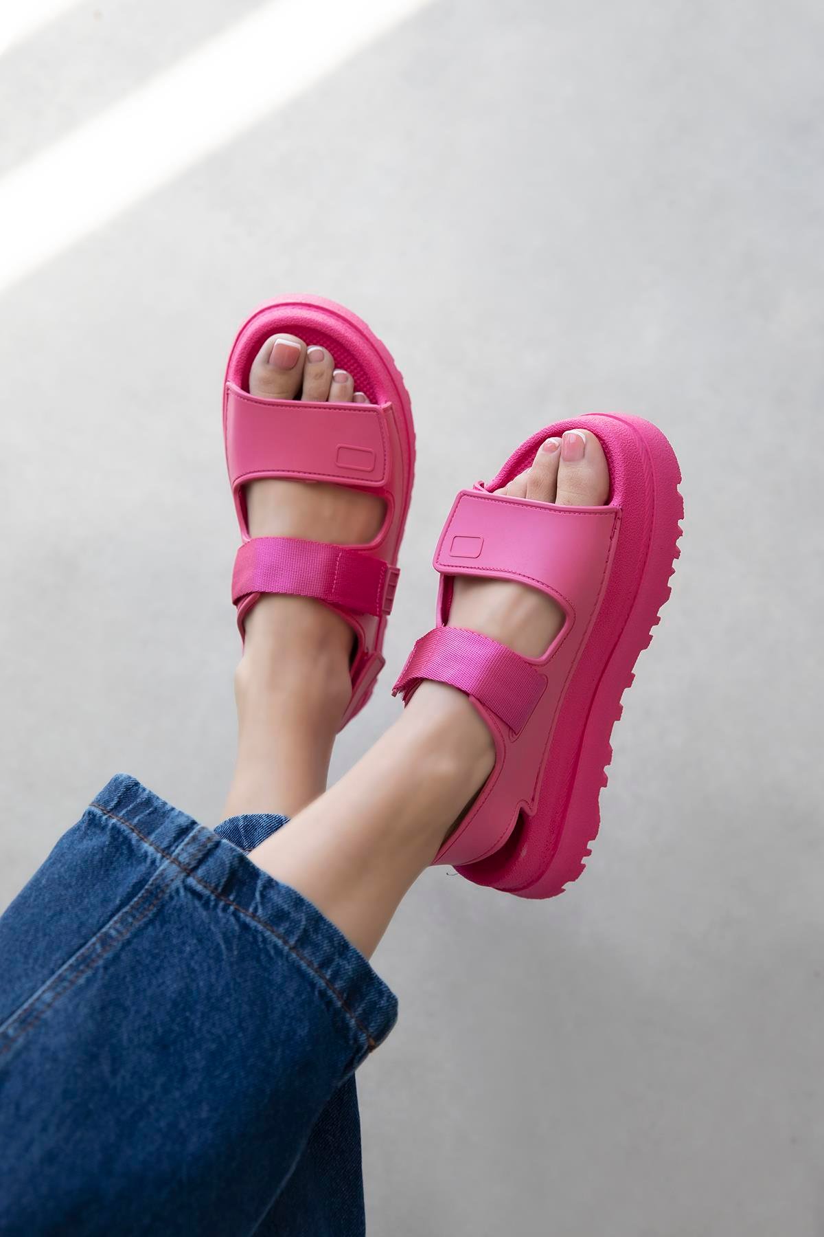 Zenya Kadın Cırt Detay Sandalet Fuşya