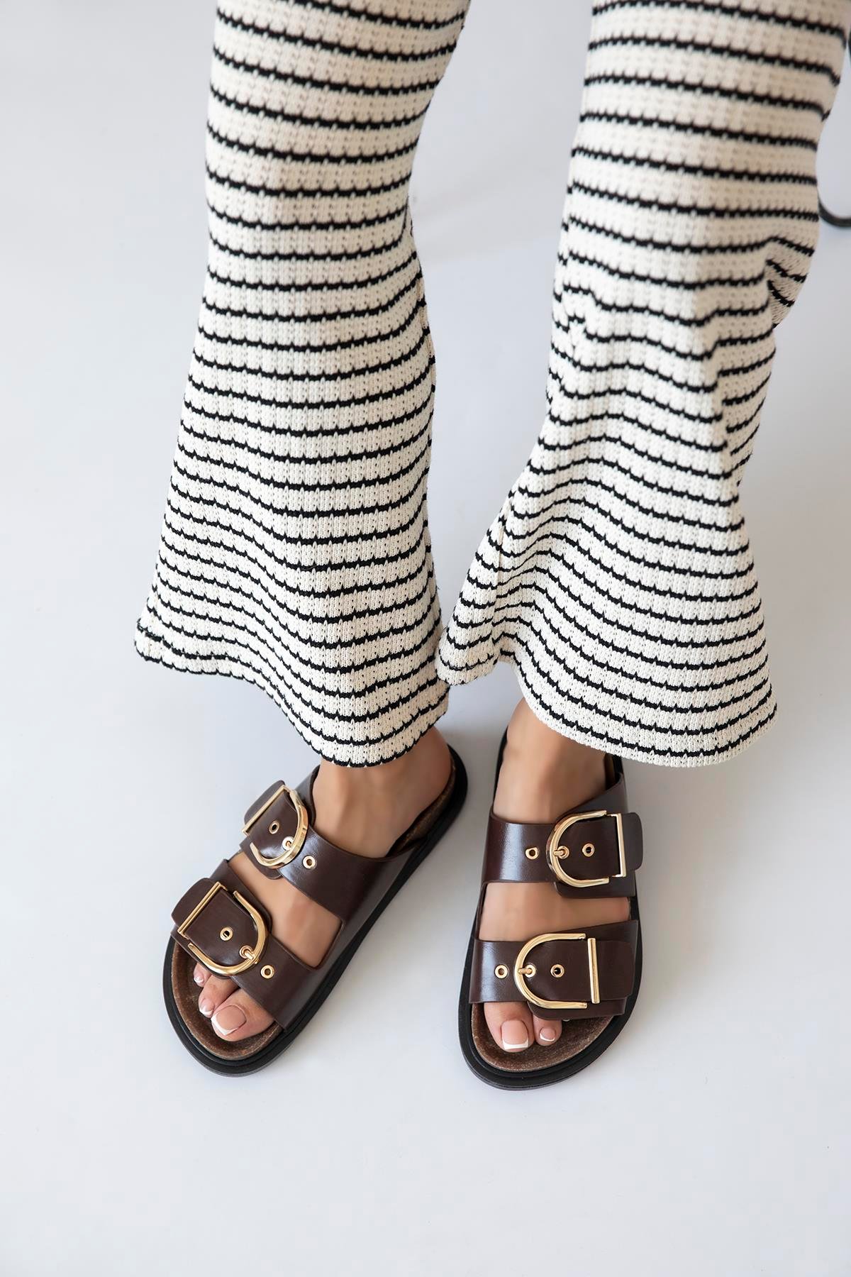 Zowie  Kadın  Toka  Detay  Günlük Konfor  Deri Terlik Kahve