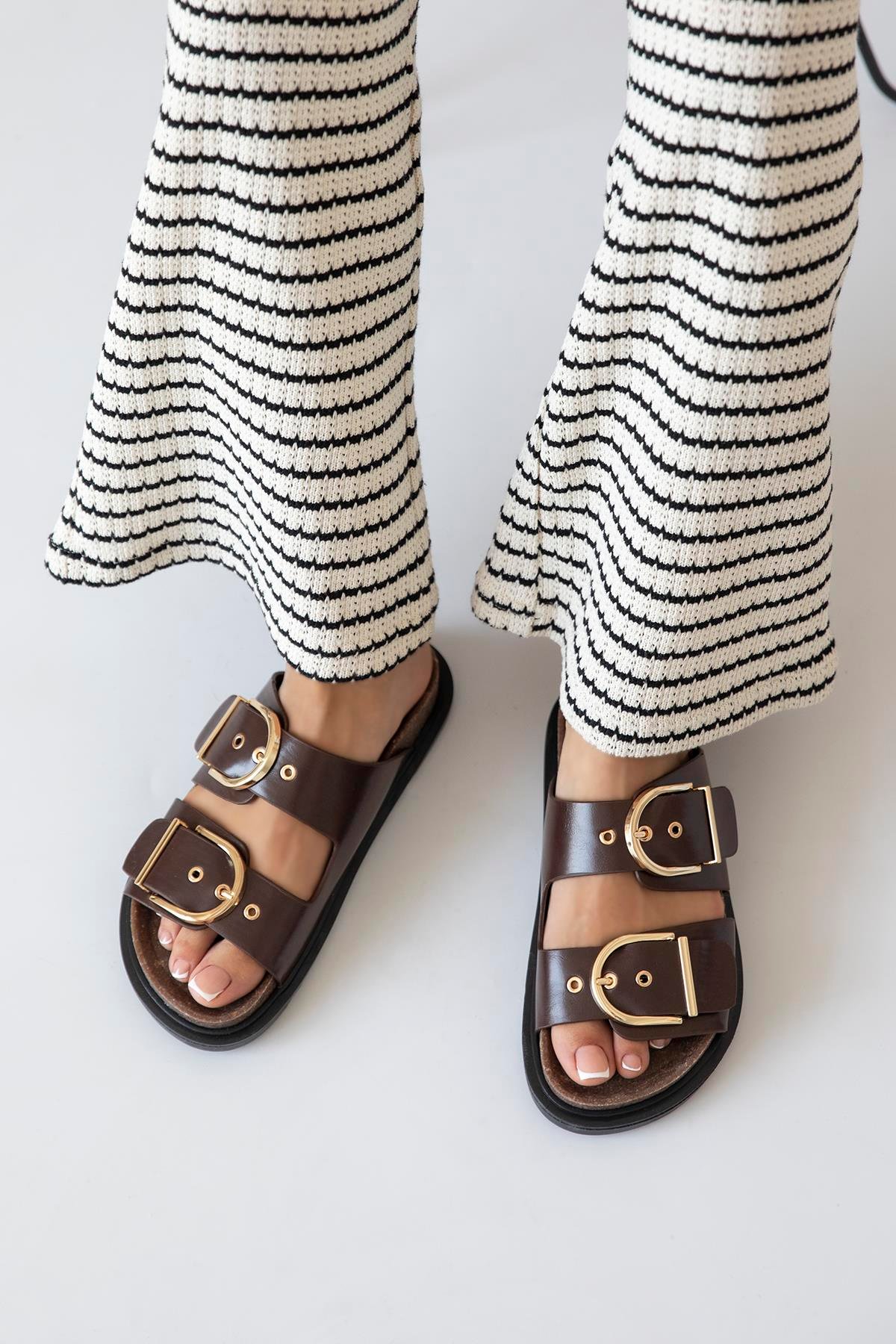 Zowie  Kadın  Toka  Detay  Günlük Konfor  Deri Terlik Kahve