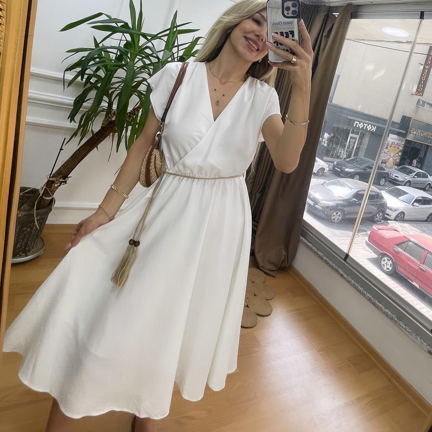 KADIN BEYAZ KISA KOLLU ELBİSE Moda AkımıELBİSE
