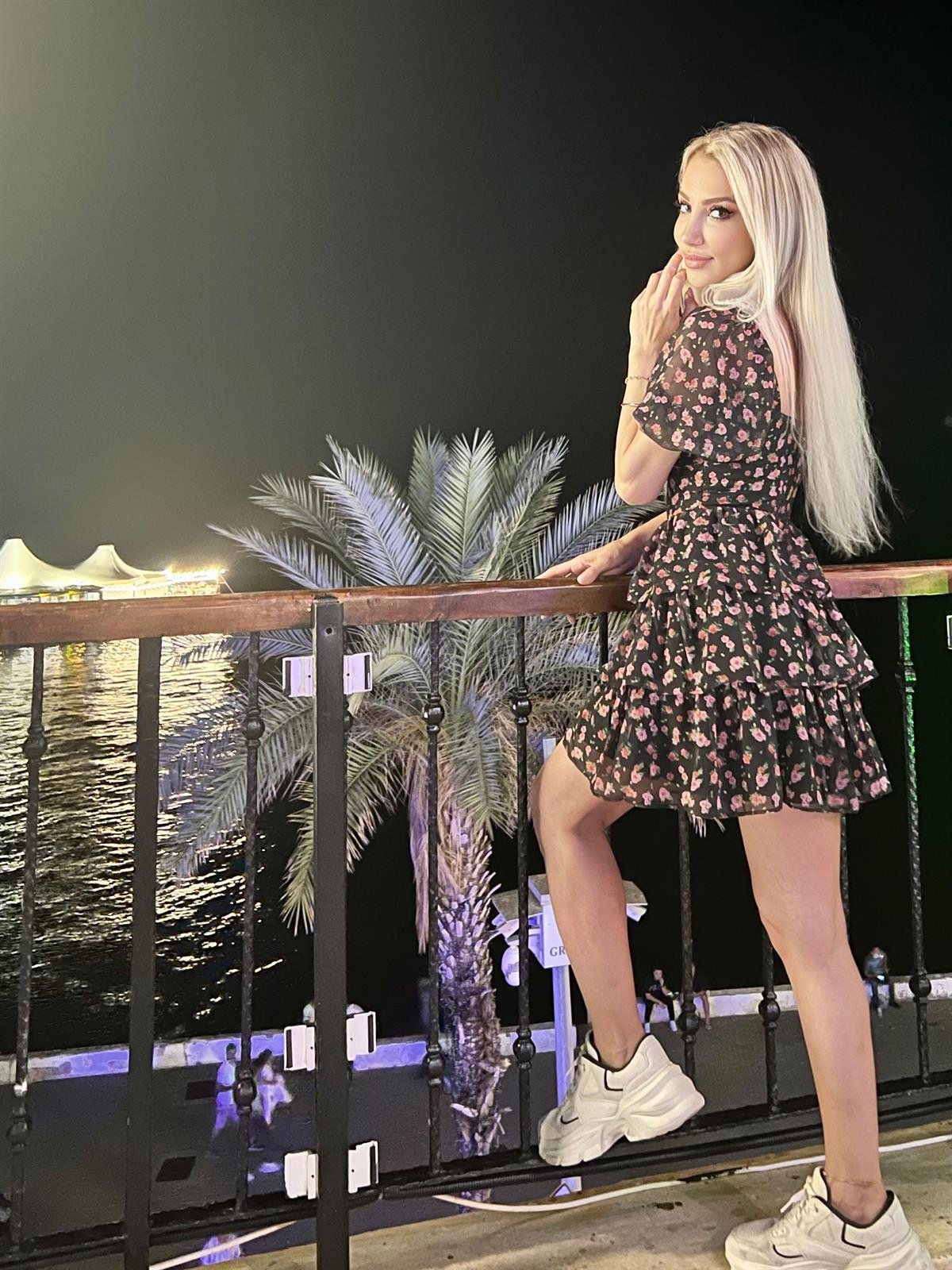 KADIN ÇİÇEK DESENLİ ŞİFON CRAZY MİNİ ELBİSEModa AkımıElbise