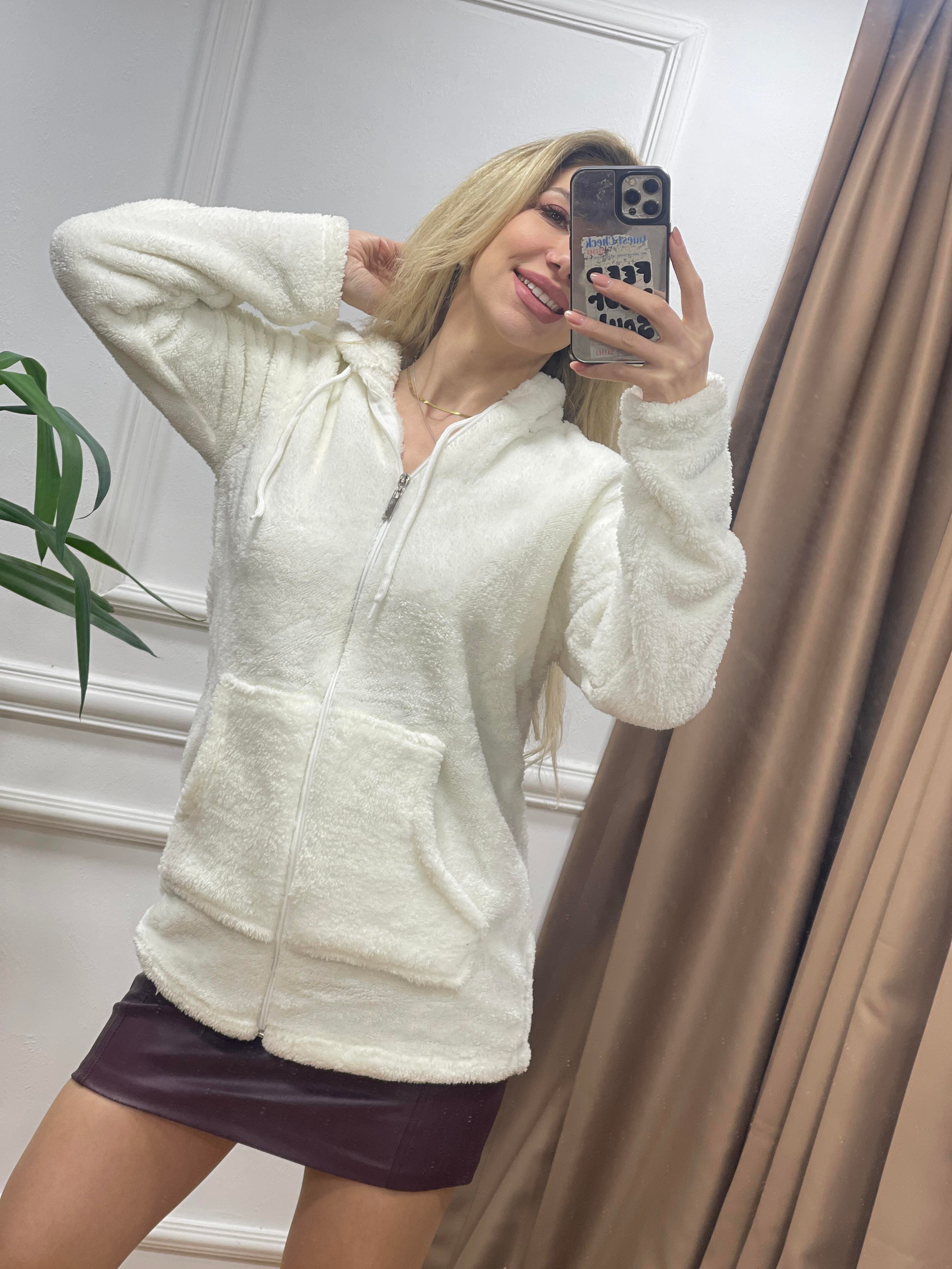 KADIN EKRU PELUŞ HIRKA Moda AkımıHırka