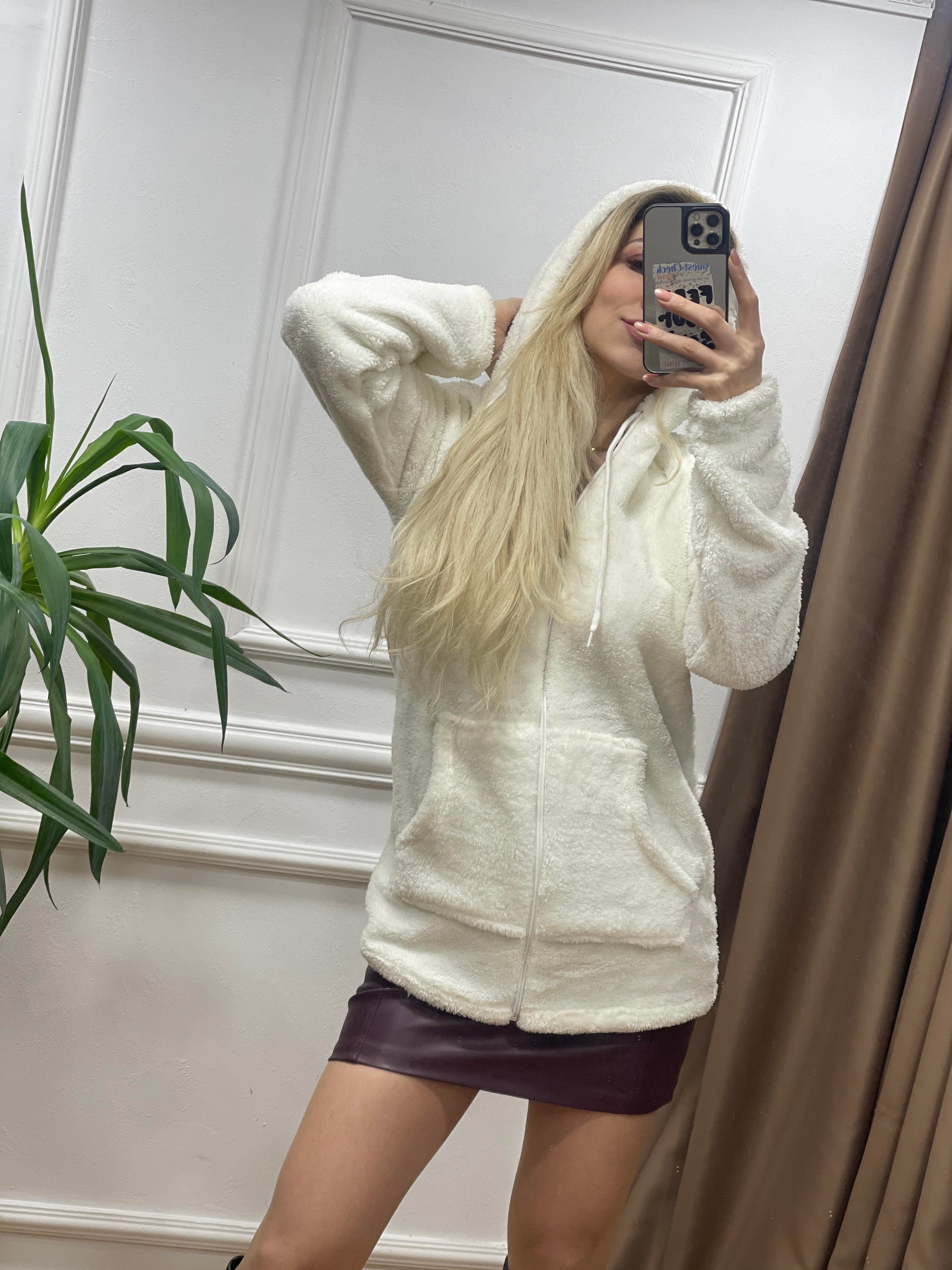 KADIN EKRU PELUŞ HIRKA Moda AkımıHırka