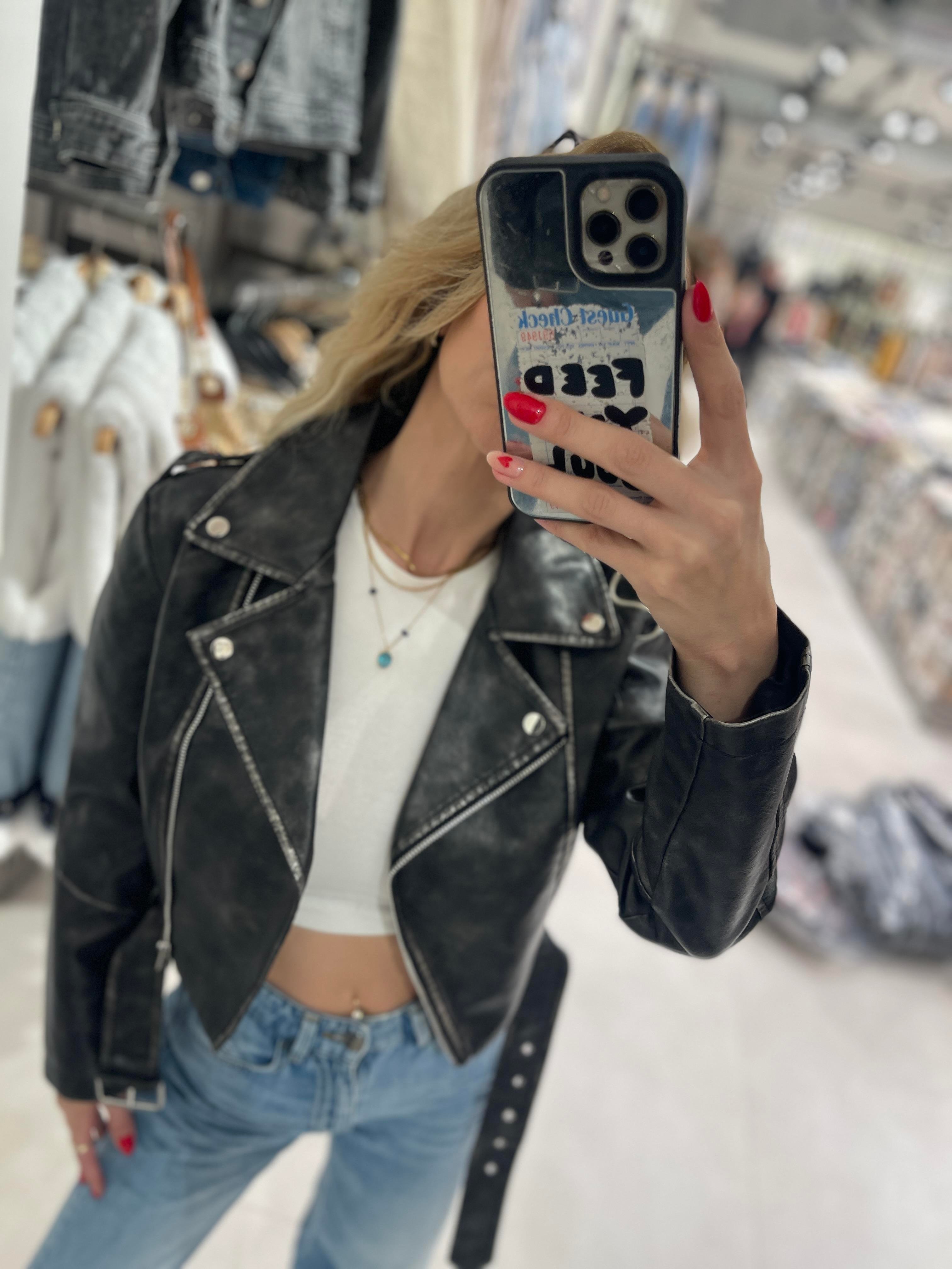 KADIN ESKİTME EFEKT BIKER DERİ CEKETModa AkımıCeket