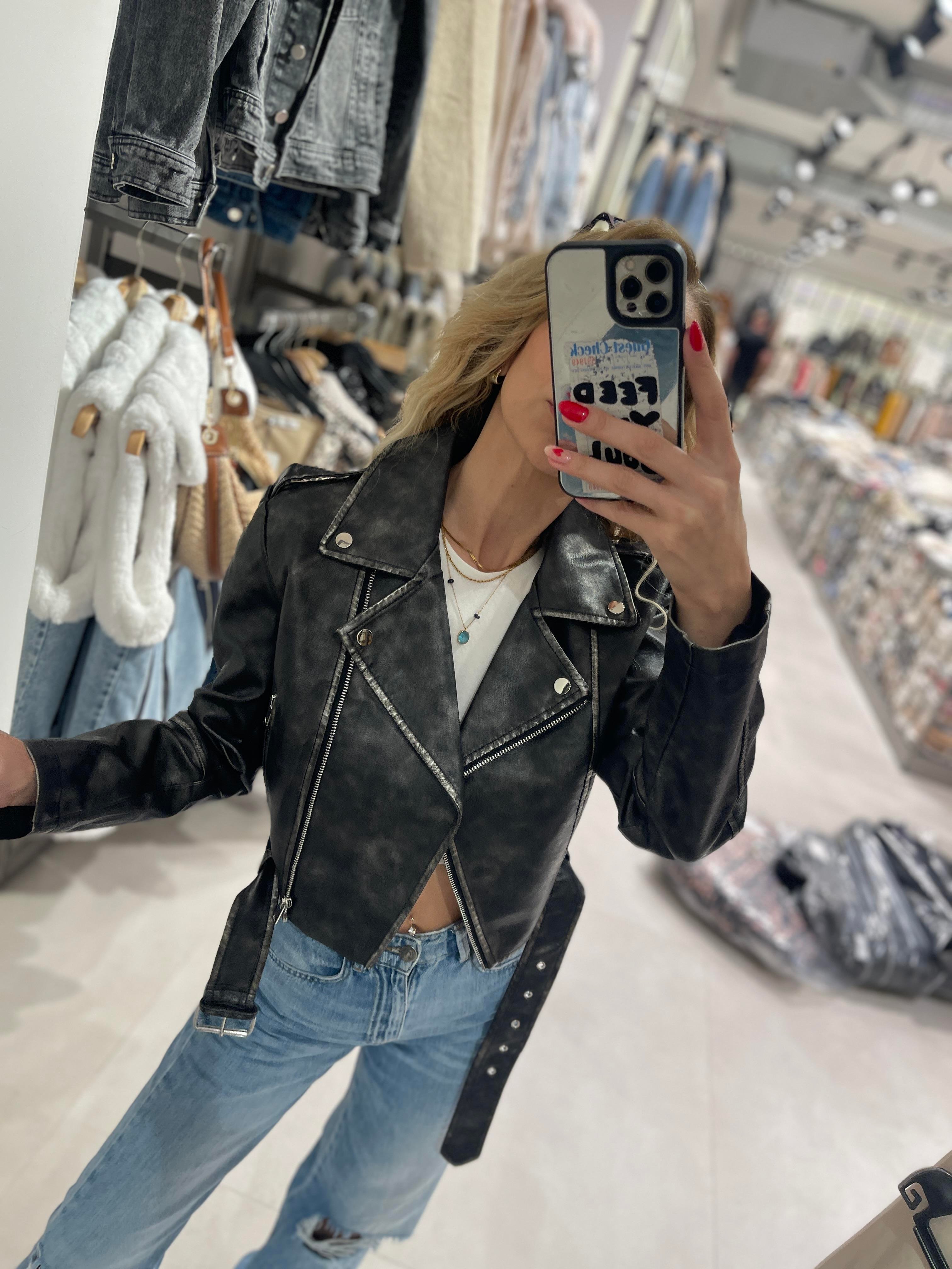 KADIN ESKİTME EFEKT BIKER DERİ CEKETModa AkımıCeket