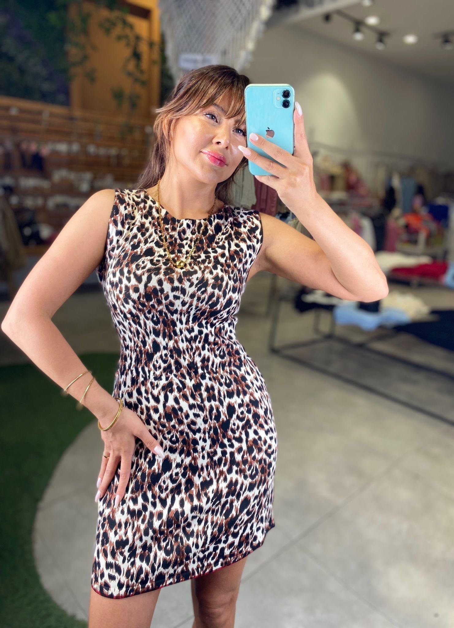 KADIN LEOPAR DESEN KISA ELBİSEModa AkımıElbise