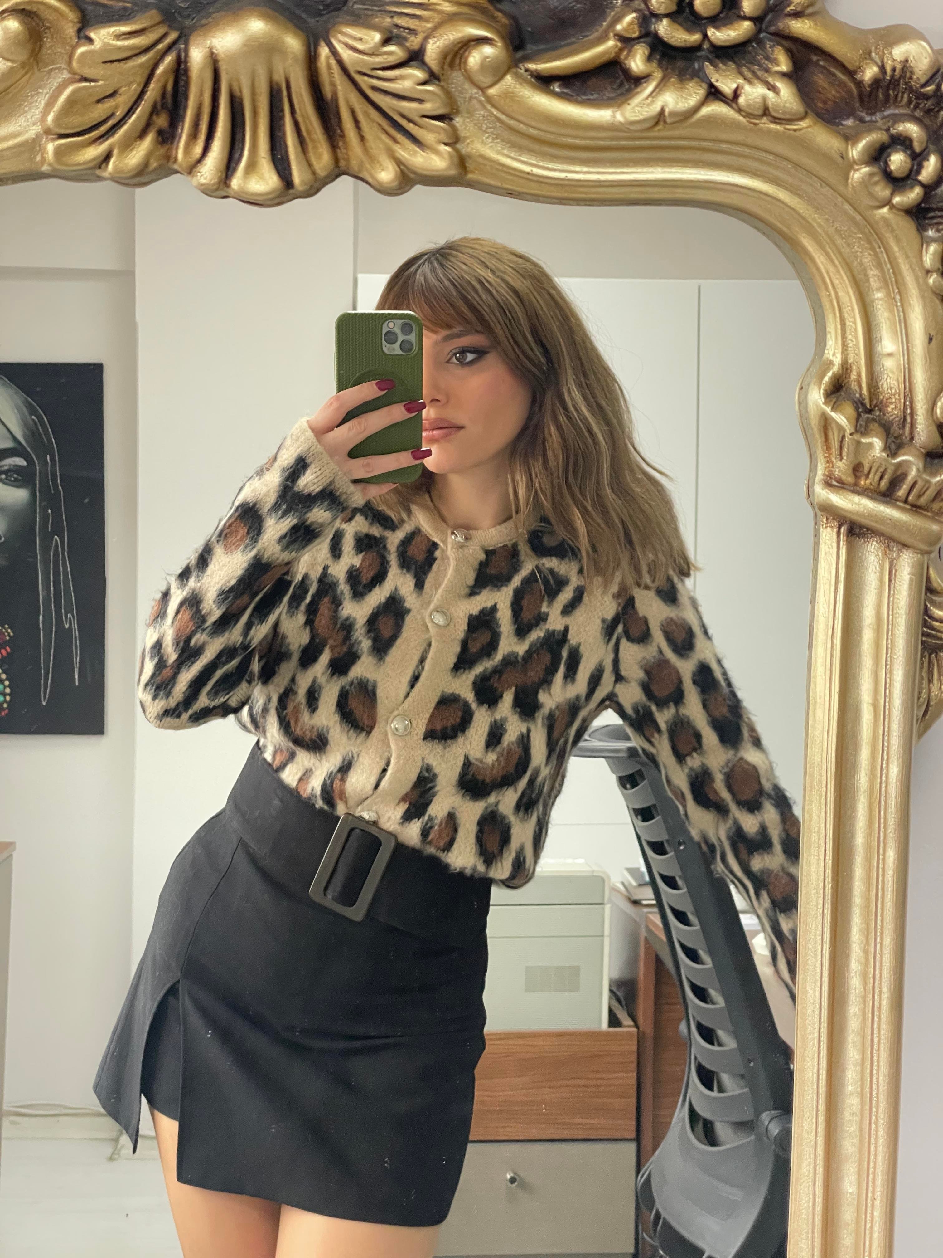 KADIN LEOPAR DESENLİ ŞARDONLU HIRKA Moda AkımıKazak