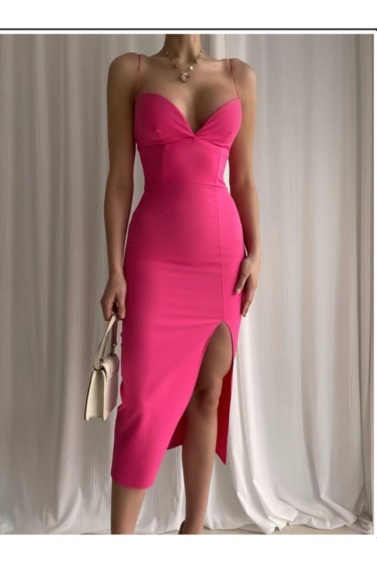 Kadın Pembe Askılı Öpücük Yaka Kalem Elbise Moda AkımıElbise