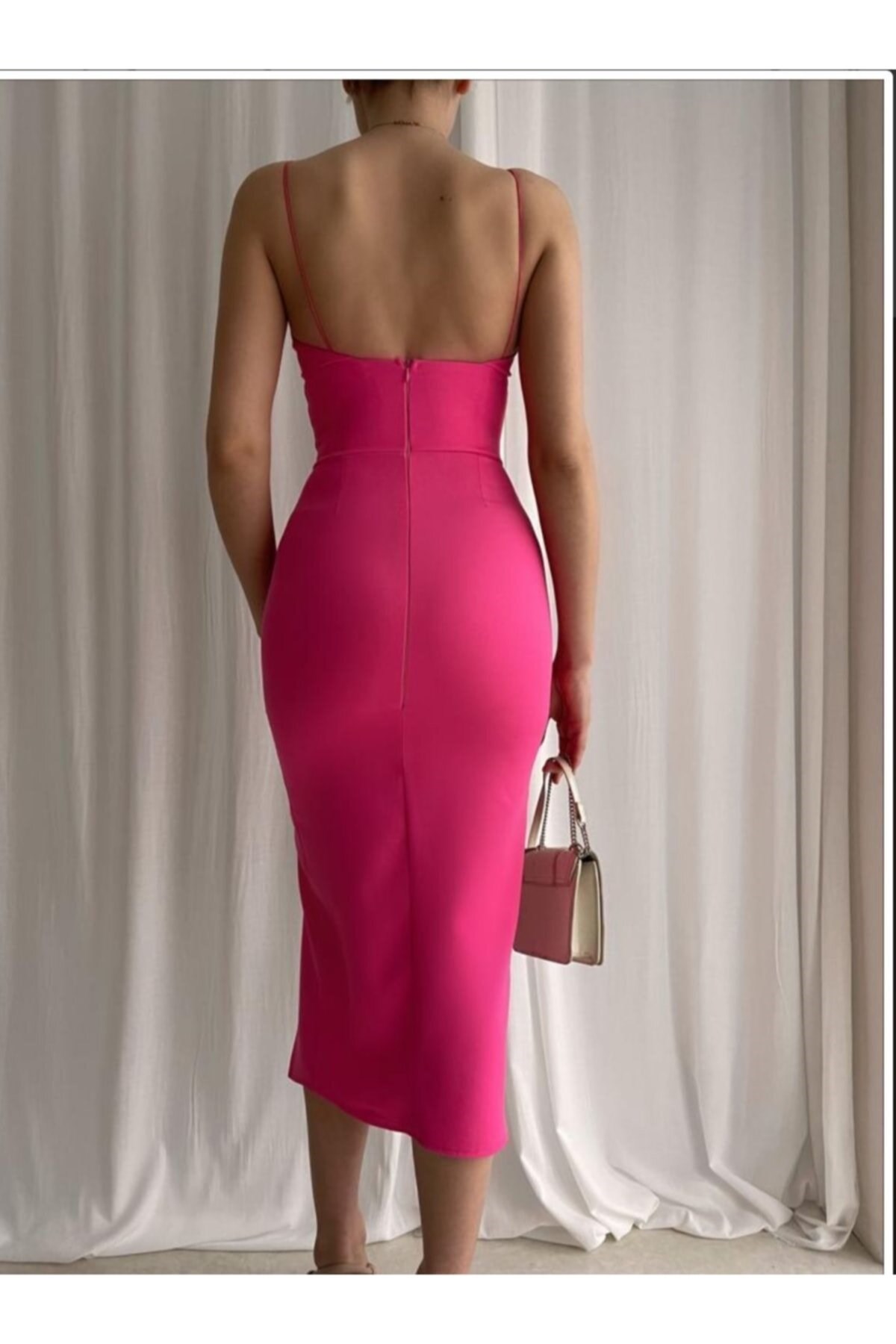 Kadın Pembe Askılı Öpücük Yaka Kalem Elbise Moda AkımıElbise