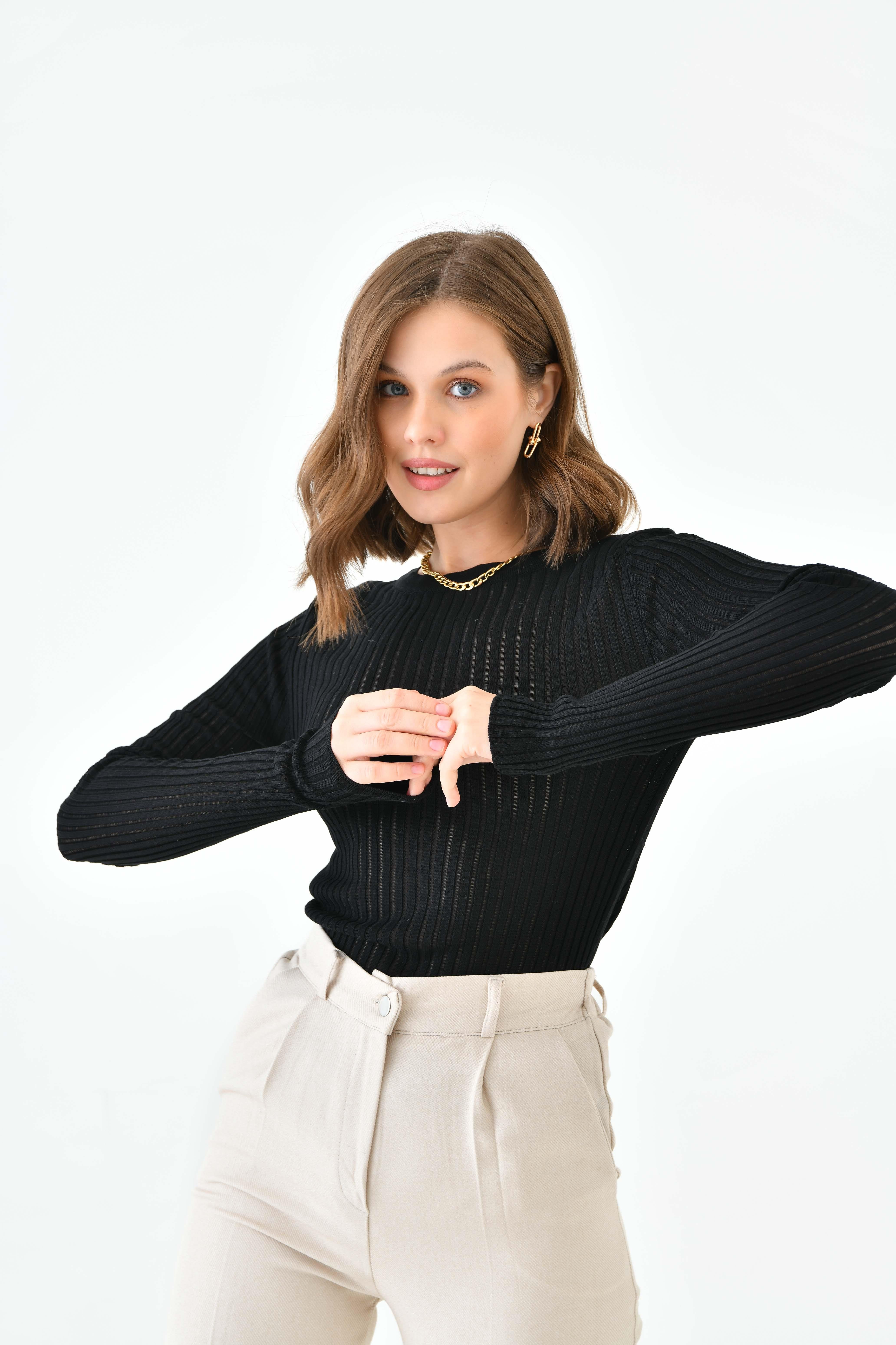 KADIN SİYAH TRANSPARAN DETAYLI BASİC BLUZModa AkımıBluz