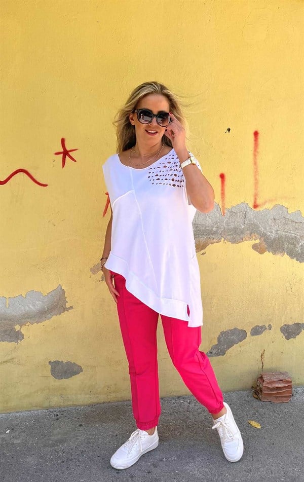 Asimetrik Kesim Delik Detaylı Tasarım T-Shirt