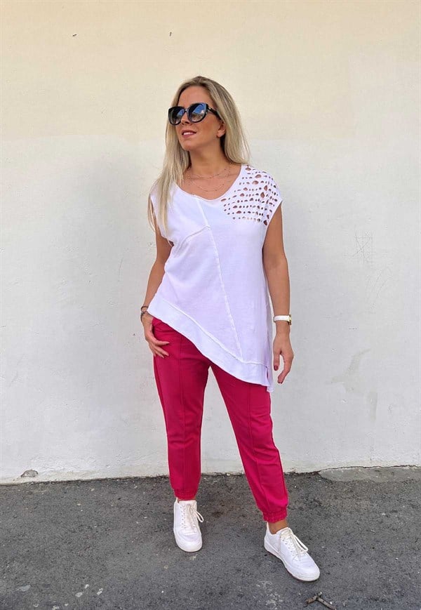 Asimetrik Kesim Delik Detaylı Tasarım T-Shirt