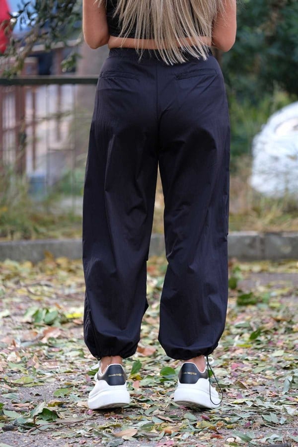 Beli Paçası Büzgülü Paraşüt Pantolon