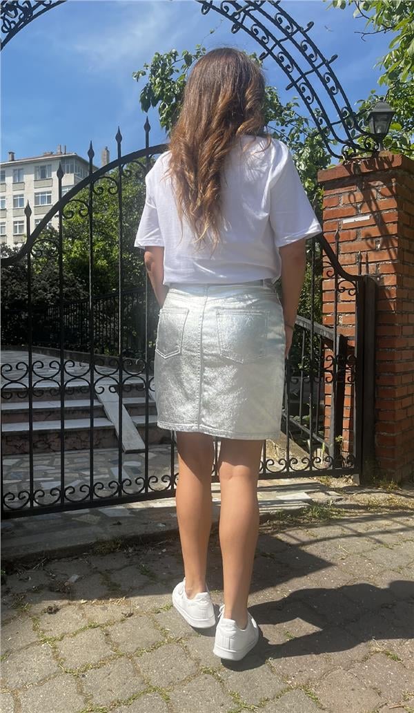 Beyaz Kot Detaylı Pırıltılı T-Shirt