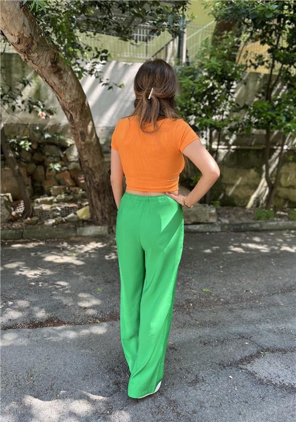 Dekolte Detaylı Tokalı Body