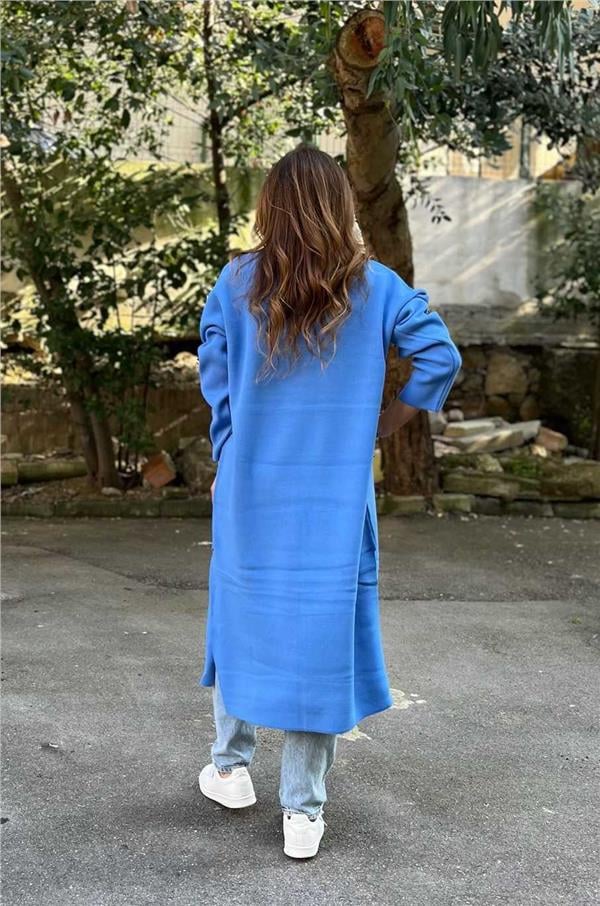 Mavi Yandan Yırtmaçlı Uzun Hırka