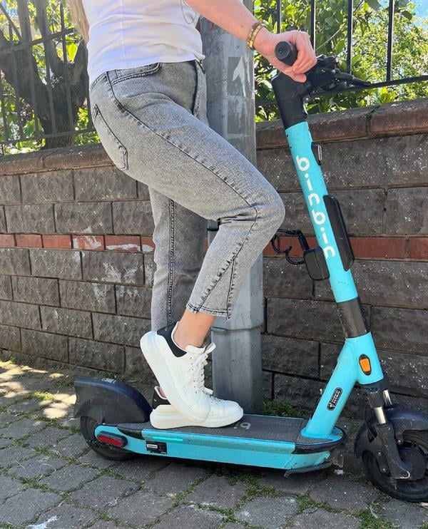Paça Detaylı Mom Jean