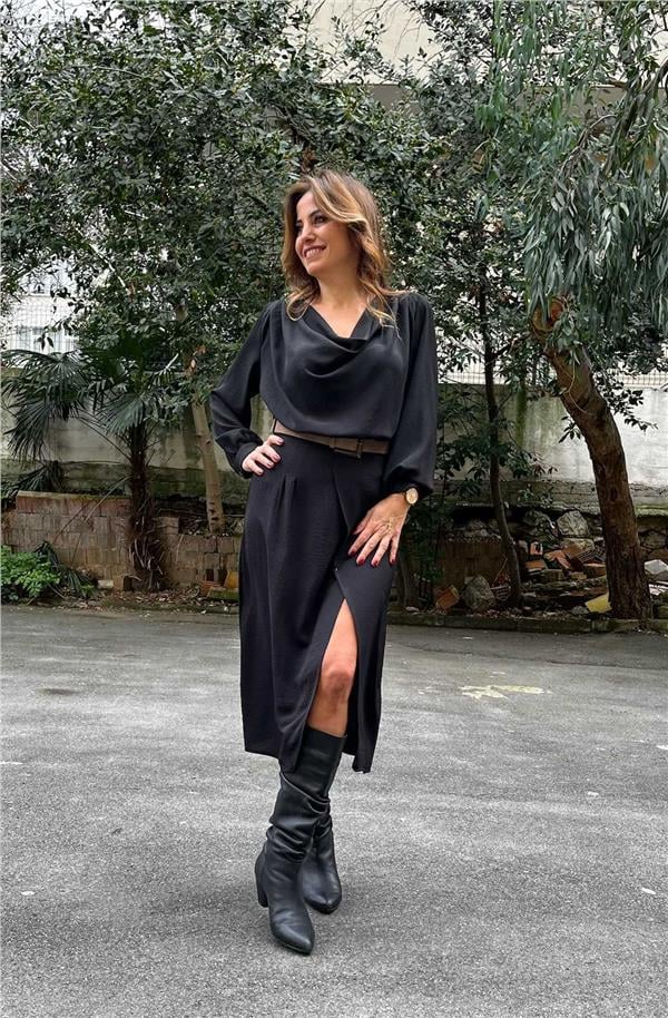 Siyah Degaje Yaka Yırtmaçlı Kemerli Elbise