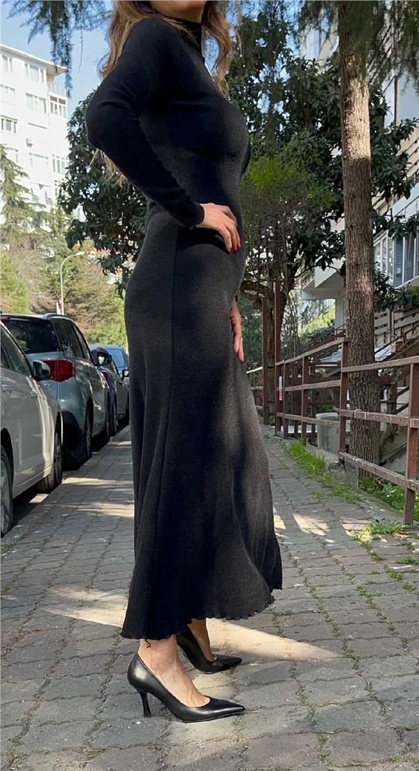 Siyah Dik Yaka Uzun Triko Hırka