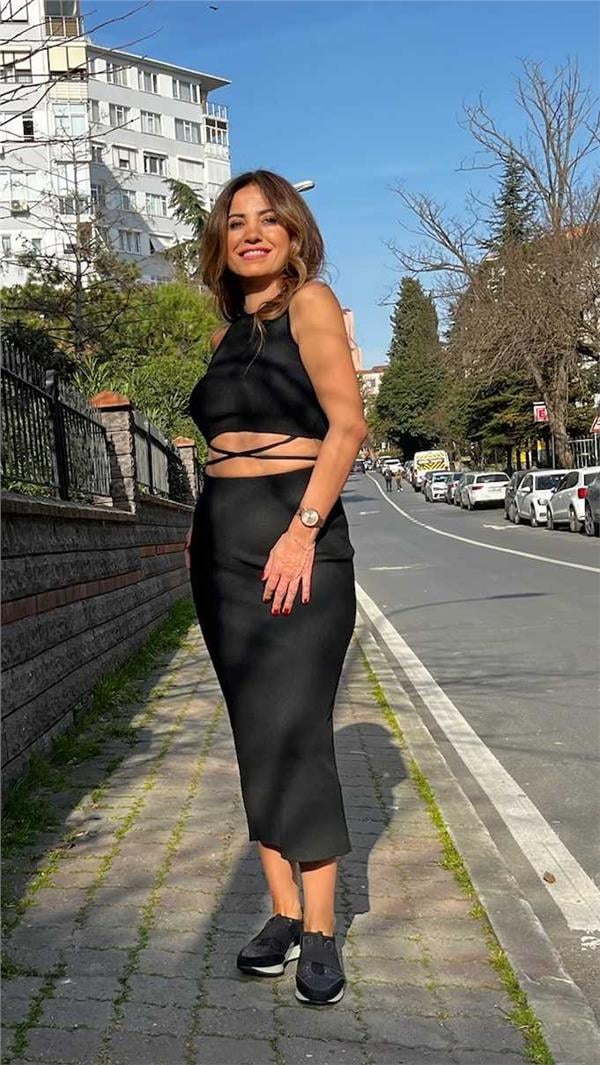 Siyah Fitilli Bağlama Detaylı Triko Takım